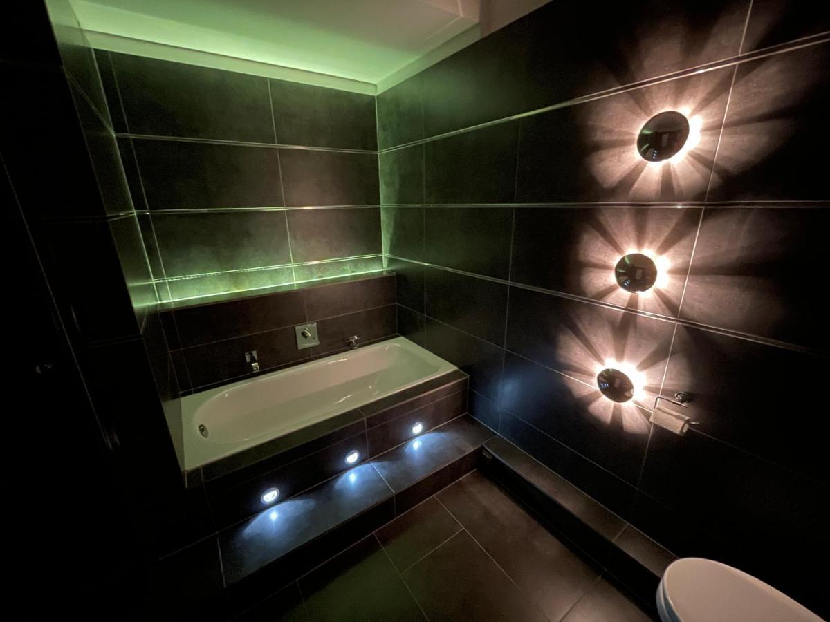 Apartamento Truretreats Design Loft Fuer 8 Personen I Riesige Kueche I Echarger I 65Z Smarttv I 150Qm Hamburgo Exterior foto